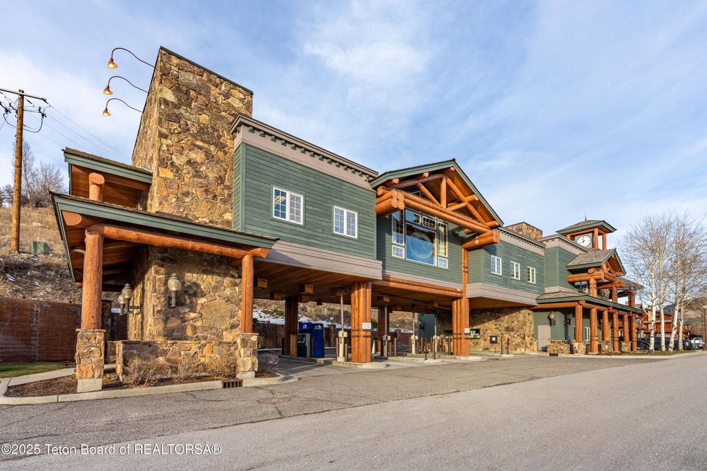 975 W BROADWAY Avenue, Jackson, WY 83001 photo 2