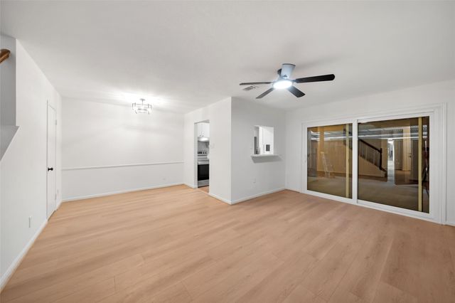 9654 Westview Drive 9, Houston, TX 77055