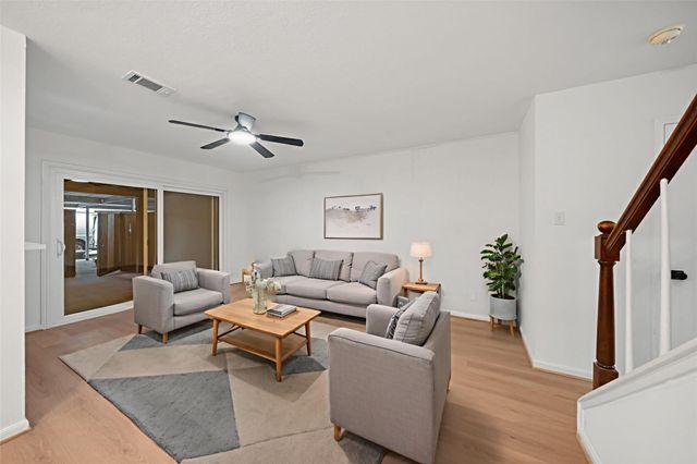 9654 Westview Drive 9, Houston, TX 77055