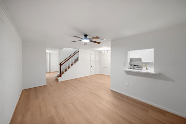 9654 Westview Drive 9, Houston, TX 77055