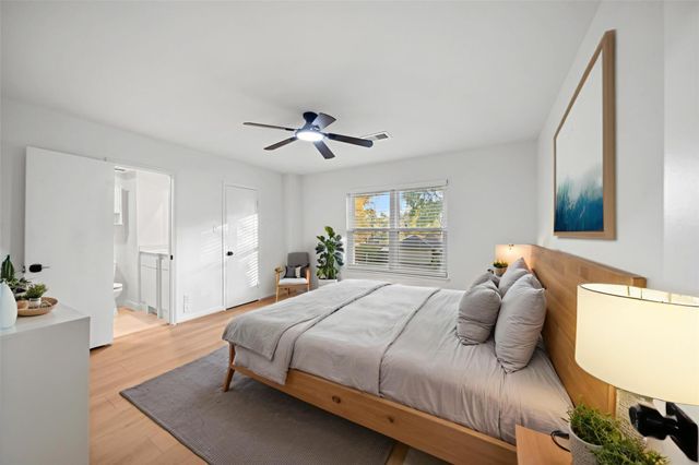 9654 Westview Drive 9, Houston, TX 77055