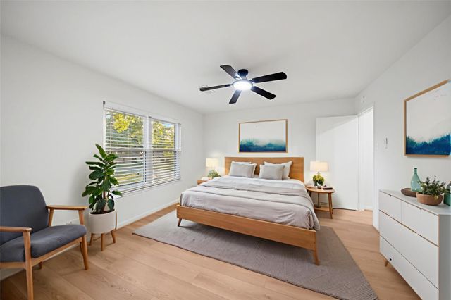 9654 Westview Drive 9, Houston, TX 77055