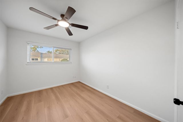 9654 Westview Drive 9, Houston, TX 77055