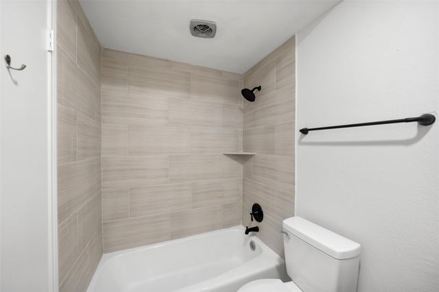 9654 Westview Drive 9, Houston, TX 77055