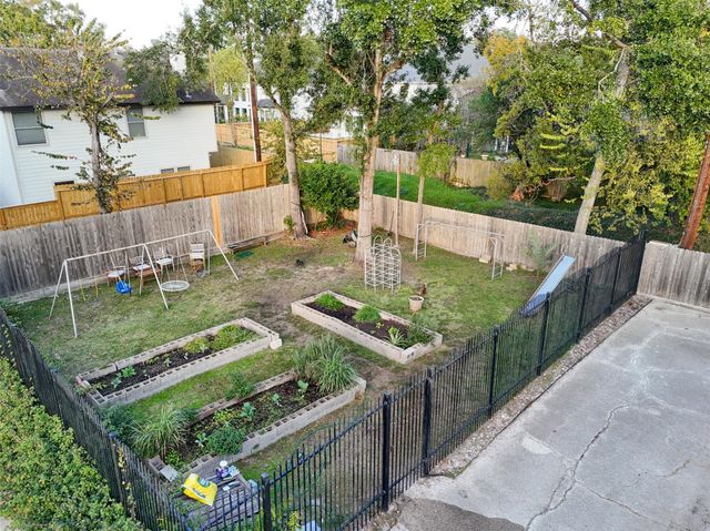 9654 Westview Drive 9, Houston, TX 77055