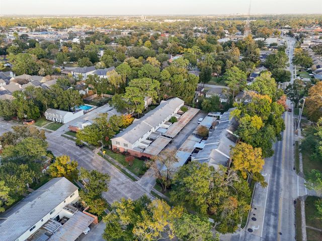 9654 Westview Drive 9, Houston, TX 77055