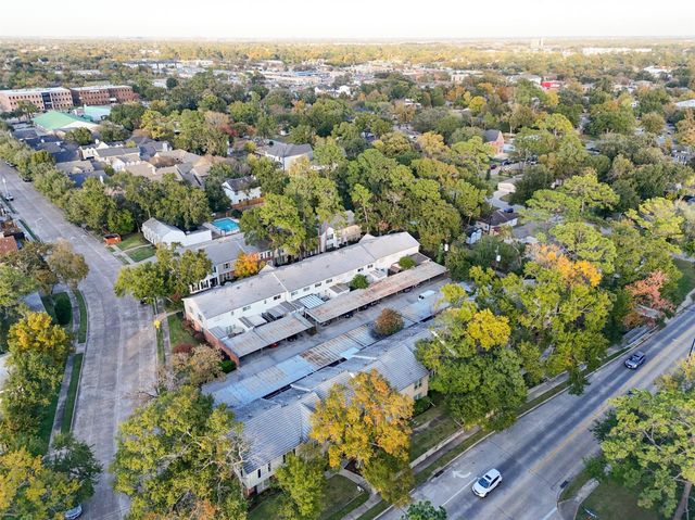 9654 Westview Drive 9, Houston, TX 77055