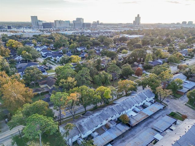 9654 Westview Drive 9, Houston, TX 77055