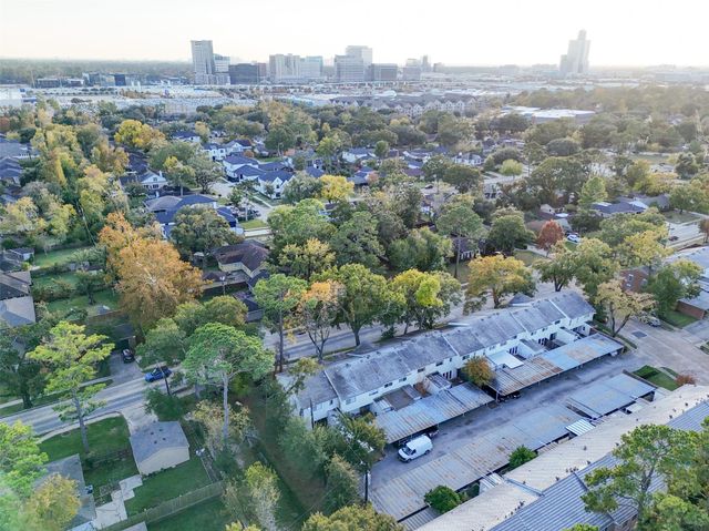 9654 Westview Drive 9, Houston, TX 77055