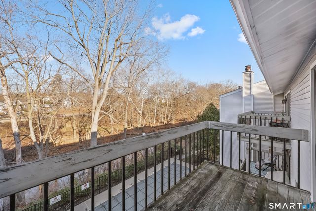 61 Riverside Avenue 14, Stamford, CT 06905