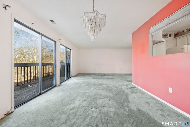 61 Riverside Avenue 14, Stamford, CT 06905