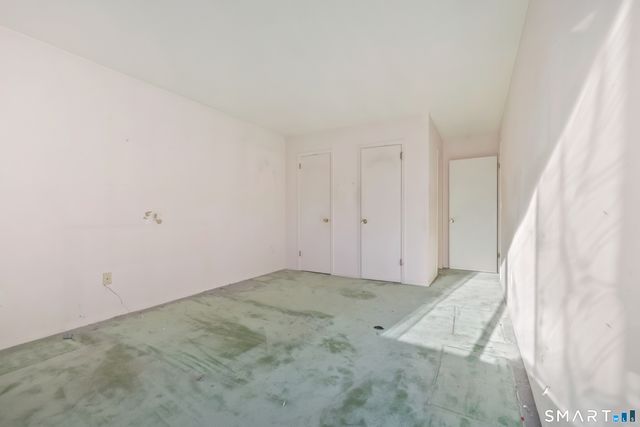 61 Riverside Avenue 14, Stamford, CT 06905