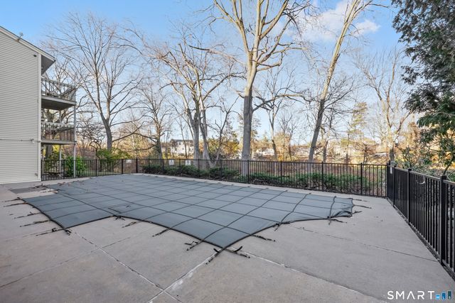 61 Riverside Avenue 14, Stamford, CT 06905