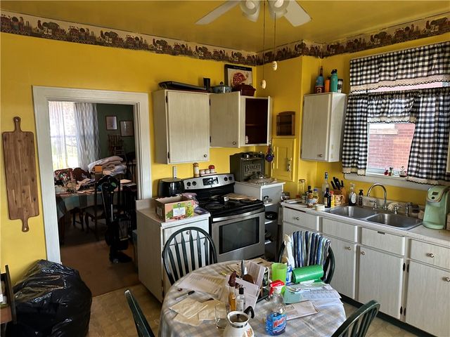 311 Margaret St, Jeannette, PA 15644