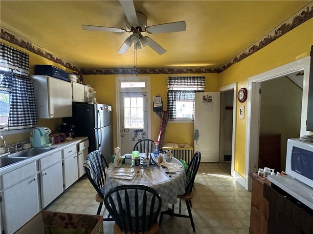 311 Margaret St, Jeannette, PA 15644