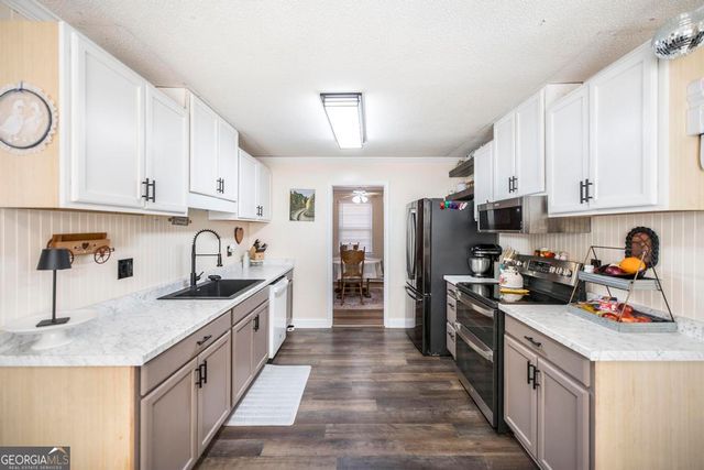 102 Smoke Rise Drive, Warner Robins, GA 31088