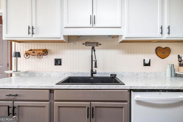 102 Smoke Rise Drive, Warner Robins, GA 31088