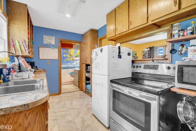 22466 N Bedford Road, Battle Creek, MI 49017