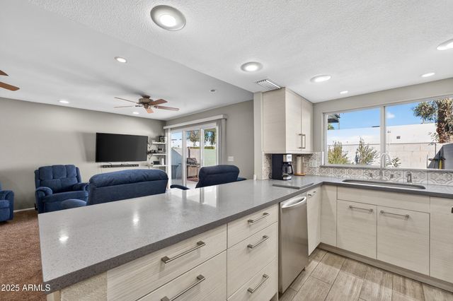 828 W RICE Drive, Tempe, AZ 85283