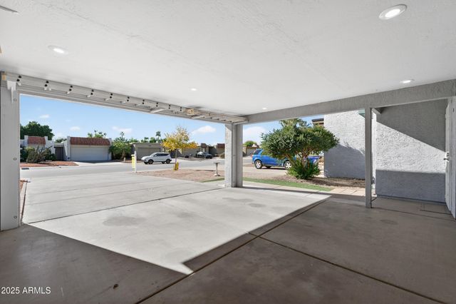 828 W RICE Drive, Tempe, AZ 85283