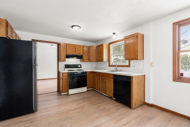 25 Laurelwood Lane, Springfield, MA 01128