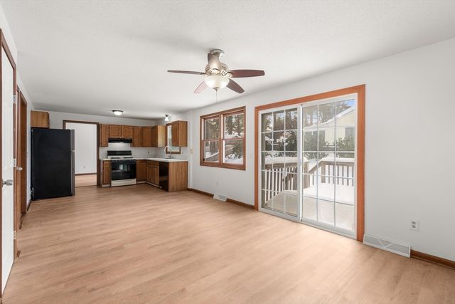 25 Laurelwood Lane, Springfield, MA 01128