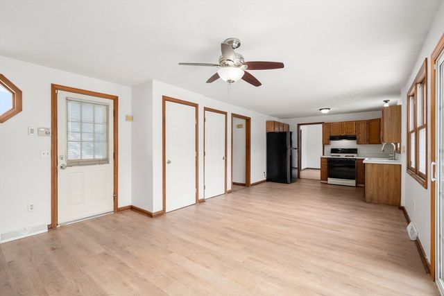 25 Laurelwood Lane, Springfield, MA 01128