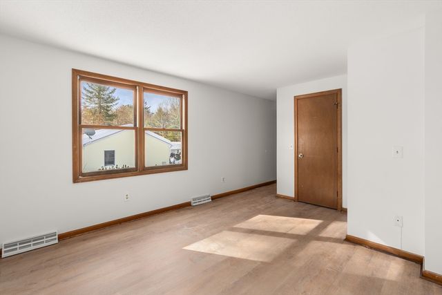 25 Laurelwood Lane, Springfield, MA 01128