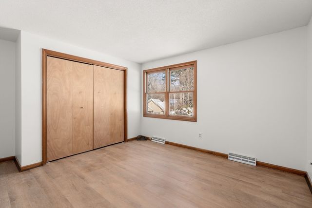 25 Laurelwood Lane, Springfield, MA 01128