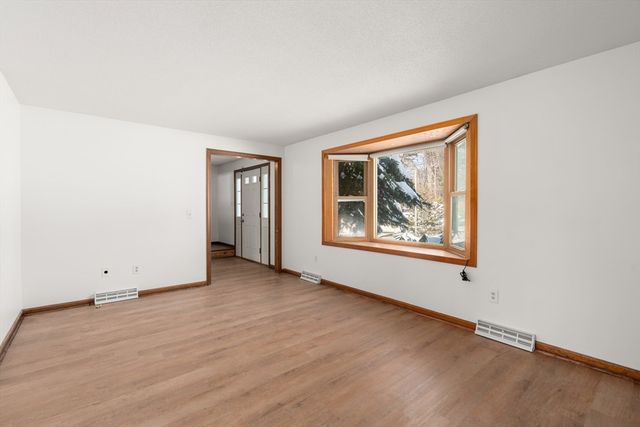 25 Laurelwood Lane, Springfield, MA 01128