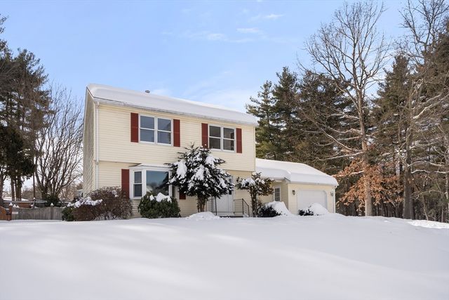 25 Laurelwood Lane, Springfield, MA 01128
