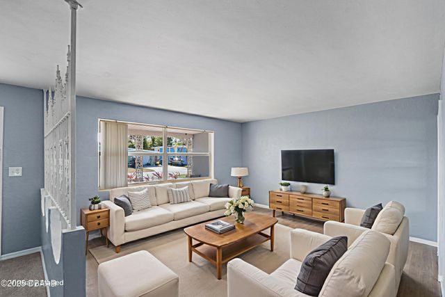 417 Manhattan Avenue, Daytona Beach, FL 32118