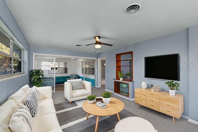 417 Manhattan Avenue, Daytona Beach, FL 32118