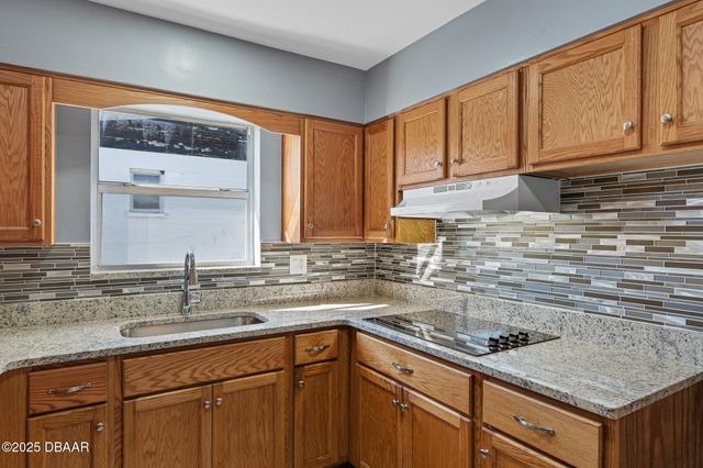 417 Manhattan Avenue, Daytona Beach, FL 32118