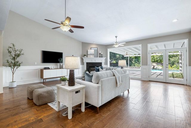 1408 E Plymouth Way, Fresno, CA 93720