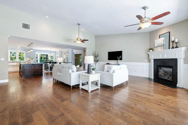 1408 E Plymouth Way, Fresno, CA 93720