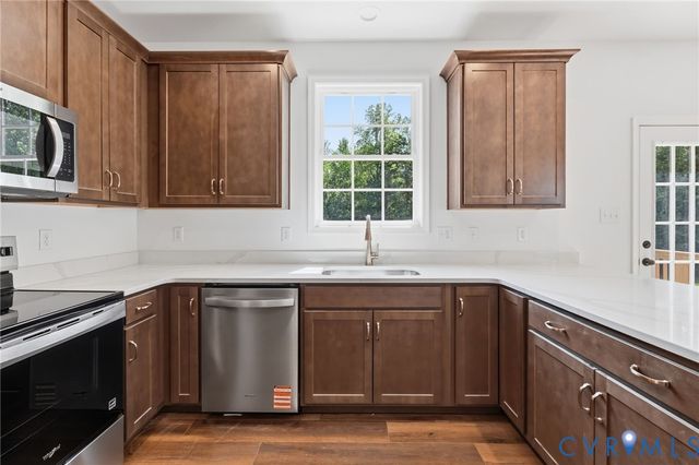 5201 Broad Street Rd, Louisa, VA 23093