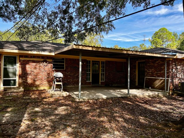 629 Auburn Dr, Deridder, LA 70634