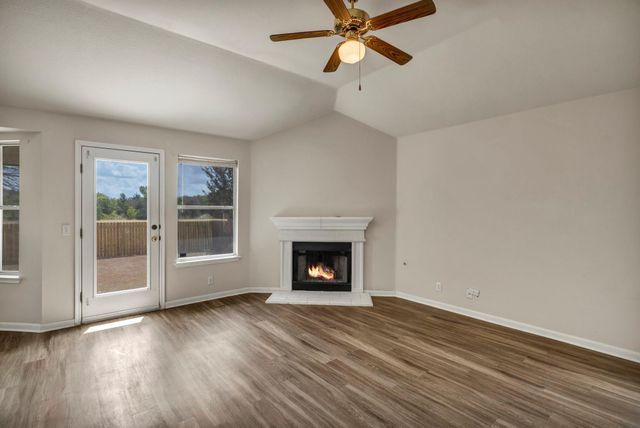 216 Meadowside DR, Hutto, TX 78634