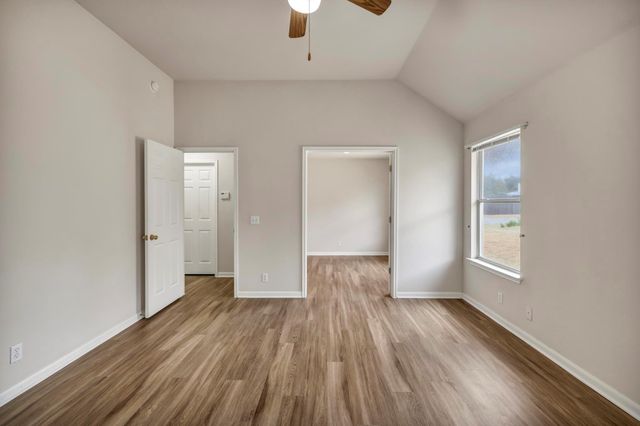 216 Meadowside DR, Hutto, TX 78634