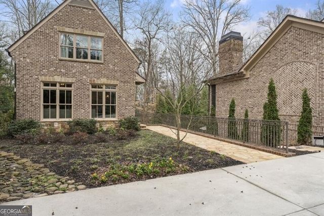 439 Tara Trail, Sandy Springs, GA 30327