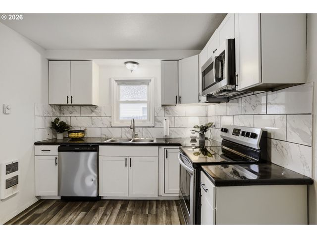 2004 E 30TH St, Vancouver, WA 98663