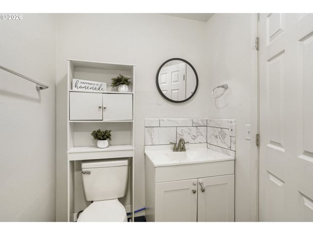 2004 E 30TH St, Vancouver, WA 98663