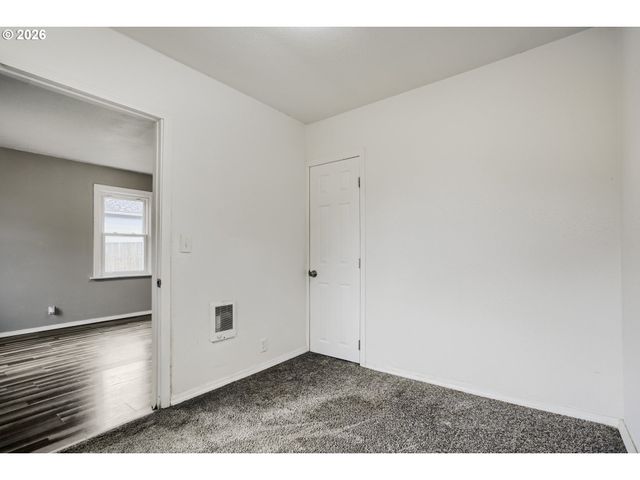 2004 E 30TH St, Vancouver, WA 98663
