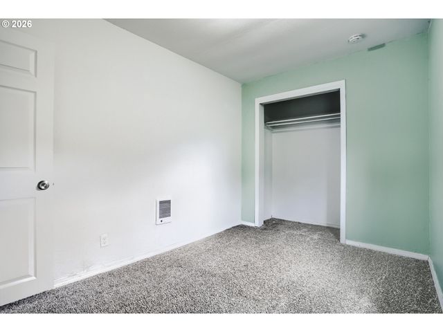 2004 E 30TH St, Vancouver, WA 98663