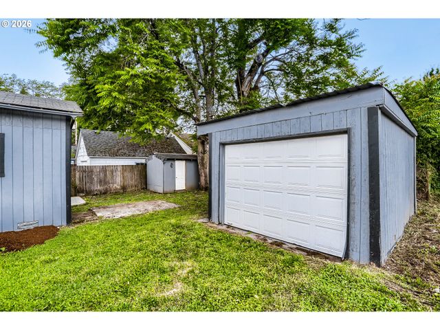 2004 E 30TH St, Vancouver, WA 98663