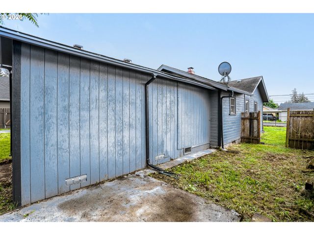 2004 E 30TH St, Vancouver, WA 98663