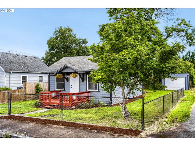 2004 E 30TH St, Vancouver, WA 98663