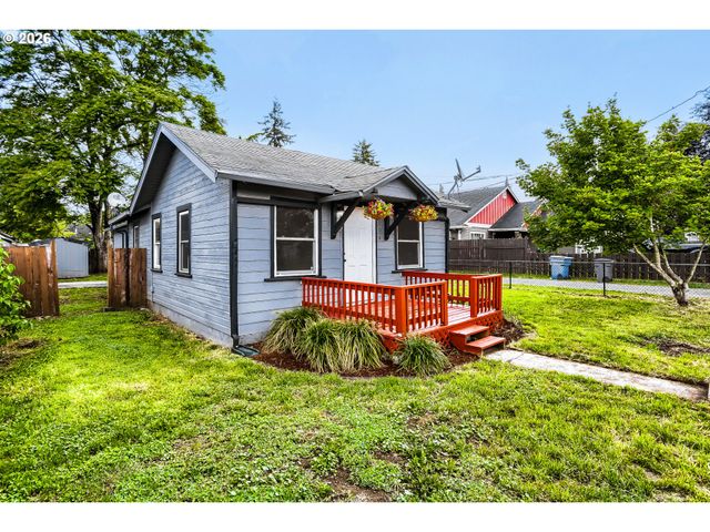 2004 E 30TH St, Vancouver, WA 98663
