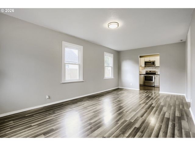 2004 E 30TH St, Vancouver, WA 98663